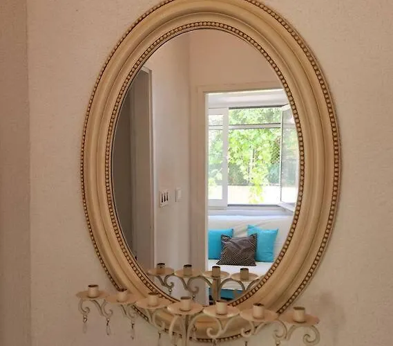 Apartman With Sea & Views *